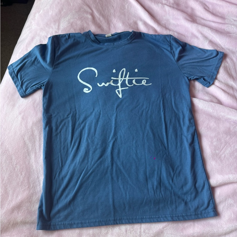 Taylor Swift shirt